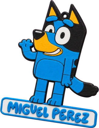 Llavero de perrito azul estilo Bluey personalizado con el nombre Miguel Pérez
