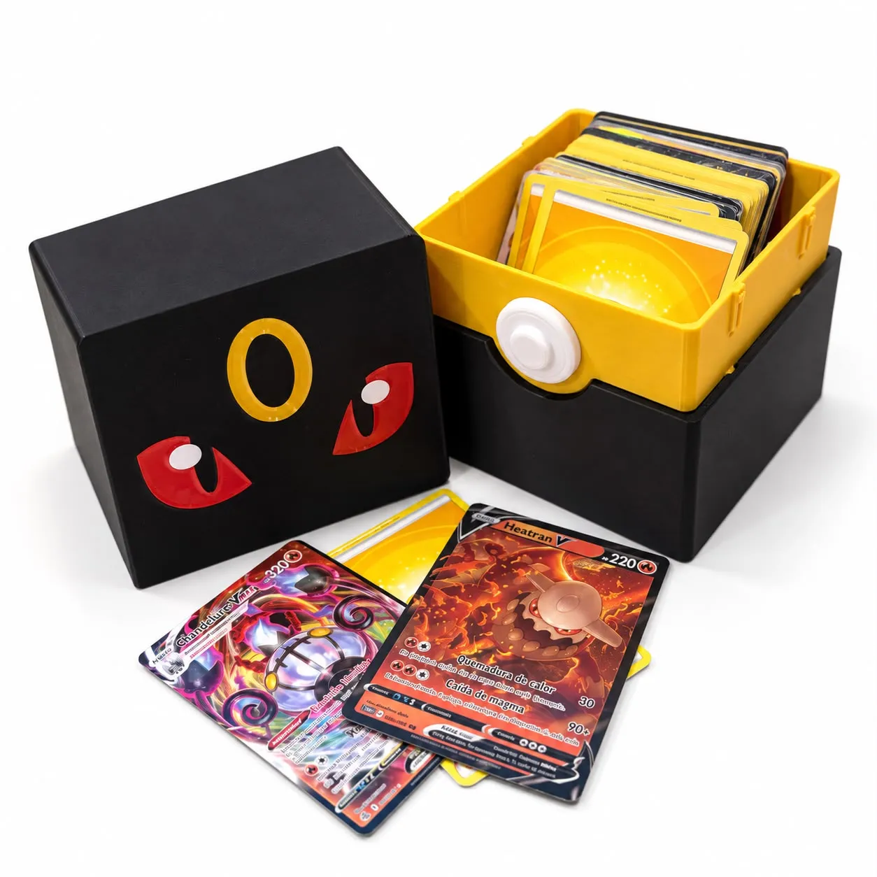 Caja para cartas Pokémon inspirada en Umbreon, abierta con el mazo dentro, impresa en 3D en negro y amarillo
